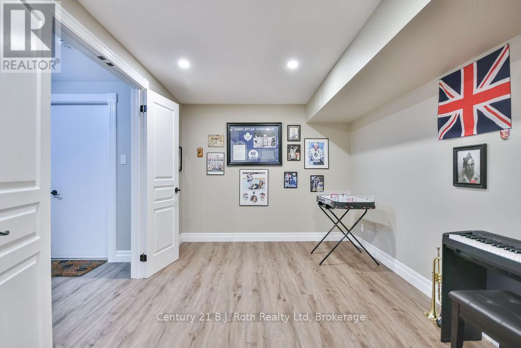 Photo 34 of 502 Aberdeen Boulevard, Midland ON