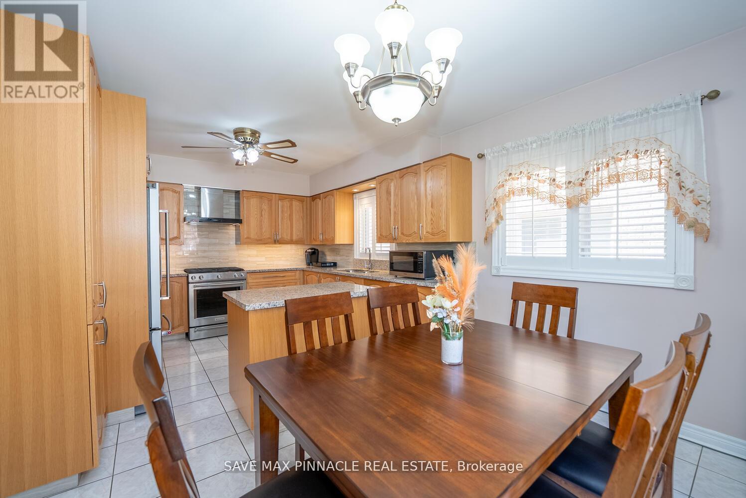 Photo 13 of 1 Ashton Drive, Vaughan ON