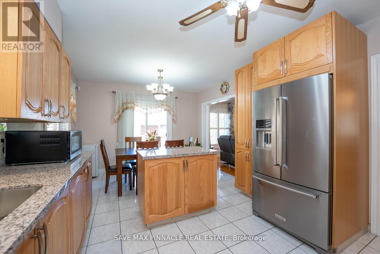 Photo 14 of 1 Ashton Drive, Vaughan ON