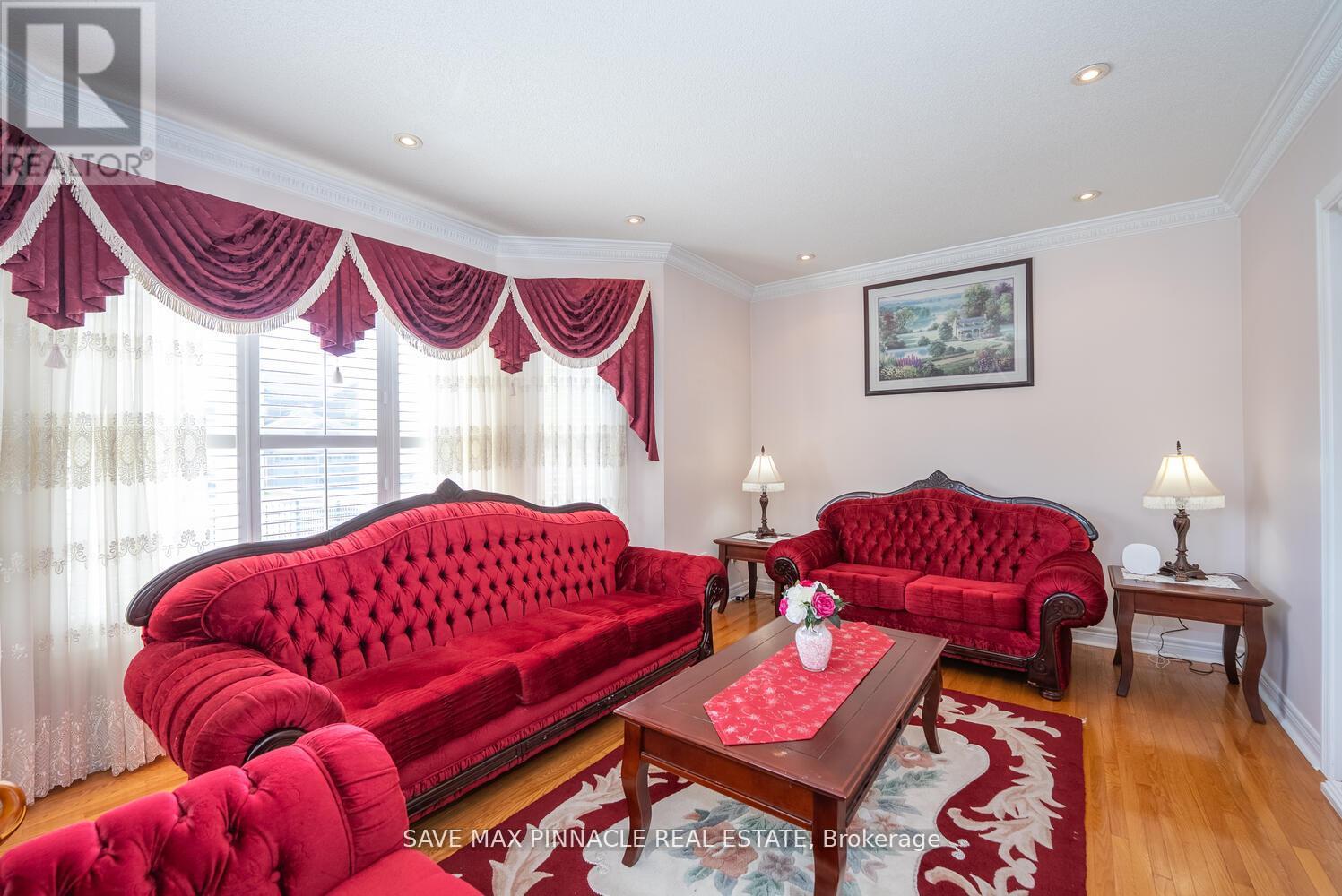 Photo 17 of 1 Ashton Drive, Vaughan ON
