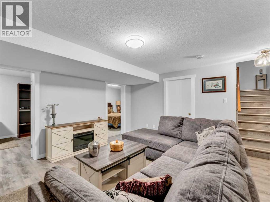 Photo 46 of 1 1165 16 Street Ne, Medicine Hat AB