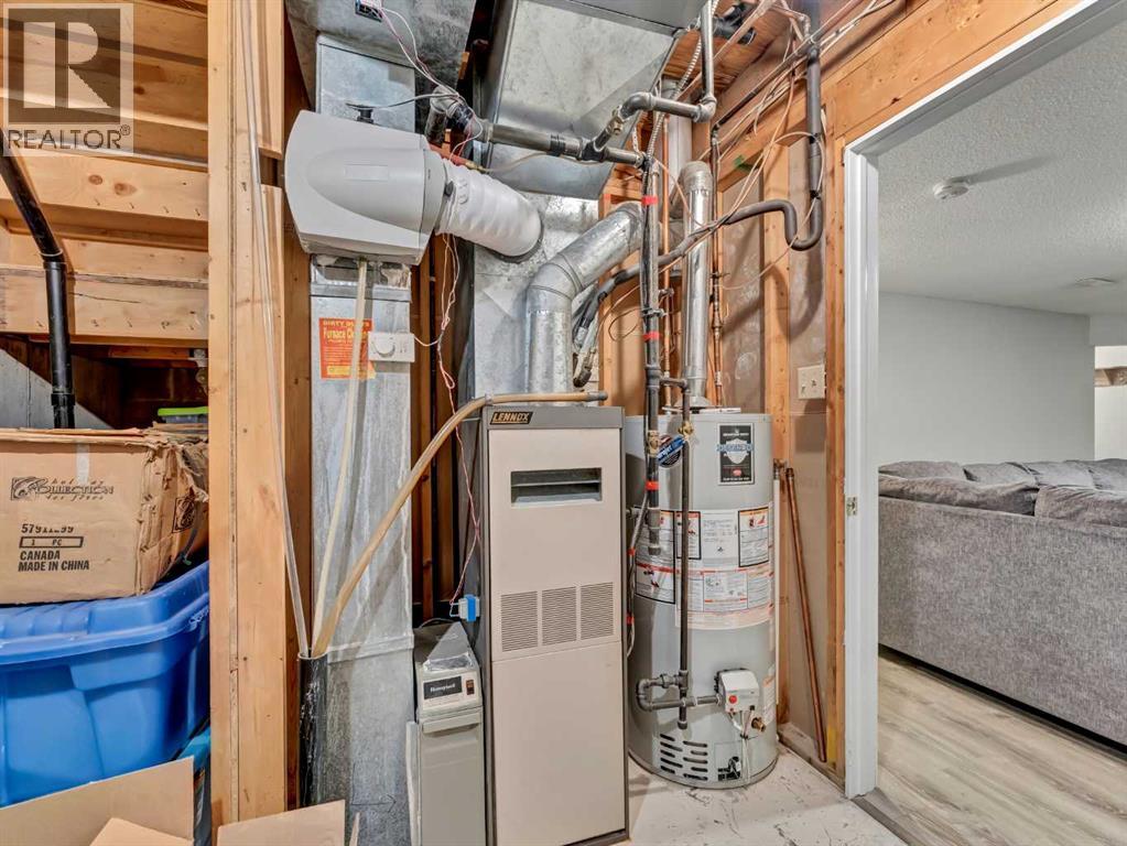 Photo 36 of 1 1165 16 Street Ne, Medicine Hat AB