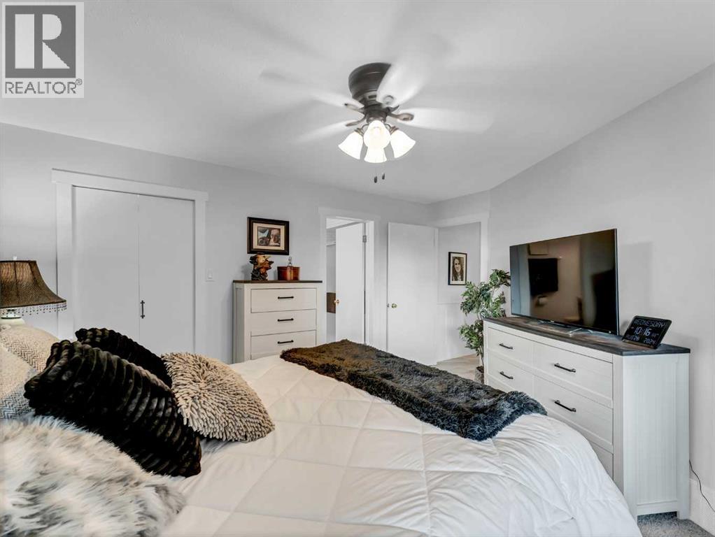 Photo 48 of 1 1165 16 Street Ne, Medicine Hat AB