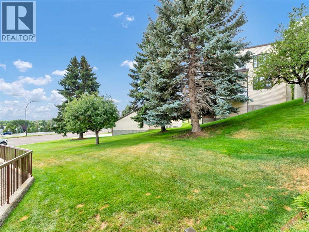 Photo 5 of 1 1165 16 Street Ne, Medicine Hat AB