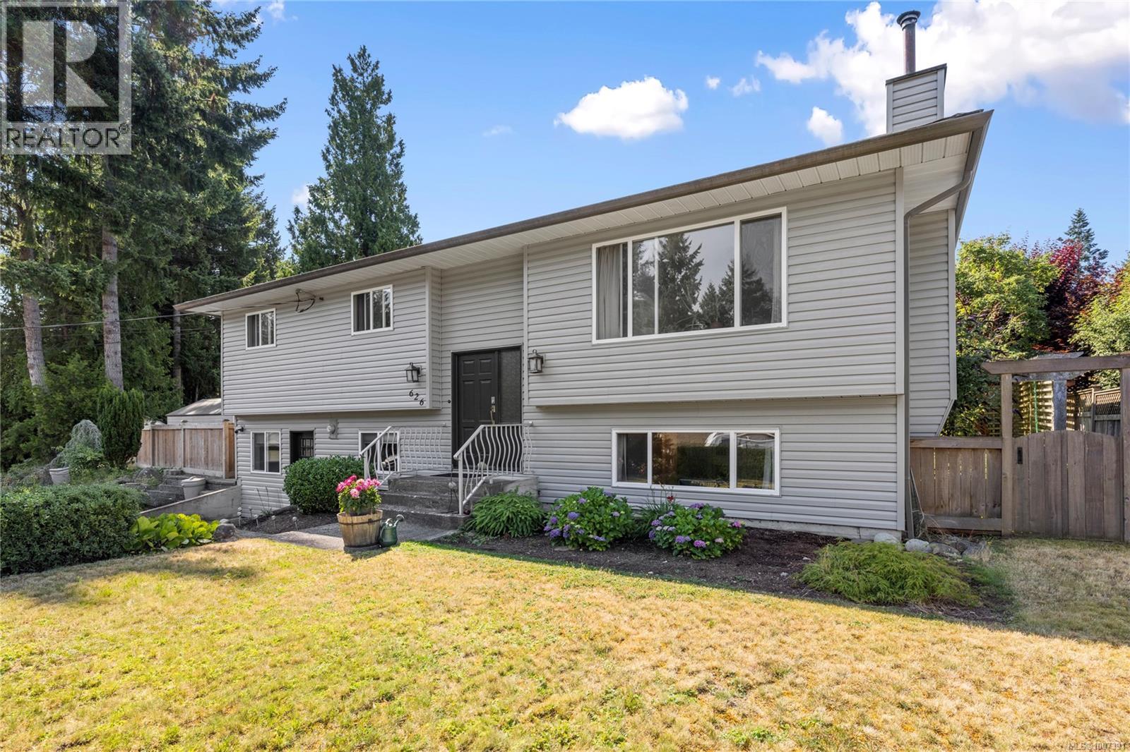 Photo 14 of 626 Tyee Cres, Qualicum Beach BC