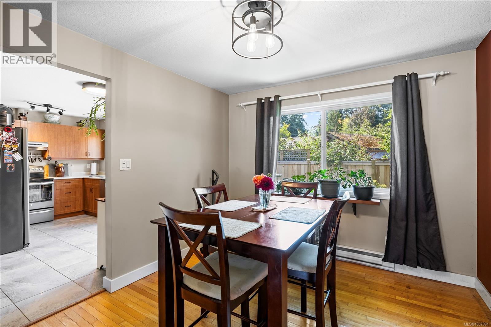 Photo 16 of 626 Tyee Cres, Qualicum Beach BC
