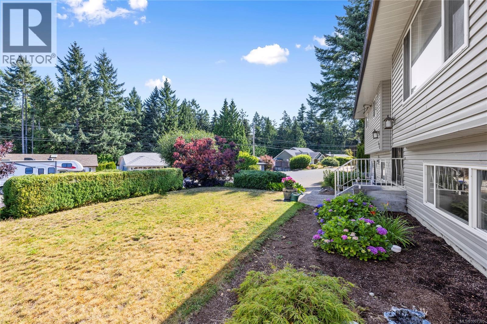 Photo 41 of 626 Tyee Cres, Qualicum Beach BC