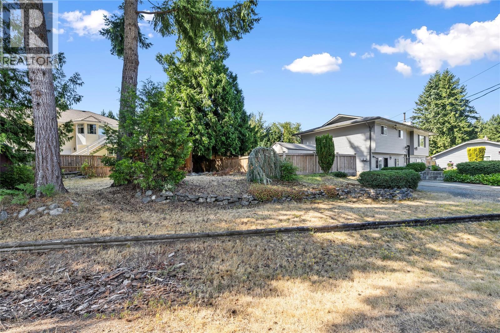 Photo 39 of 626 Tyee Cres, Qualicum Beach BC