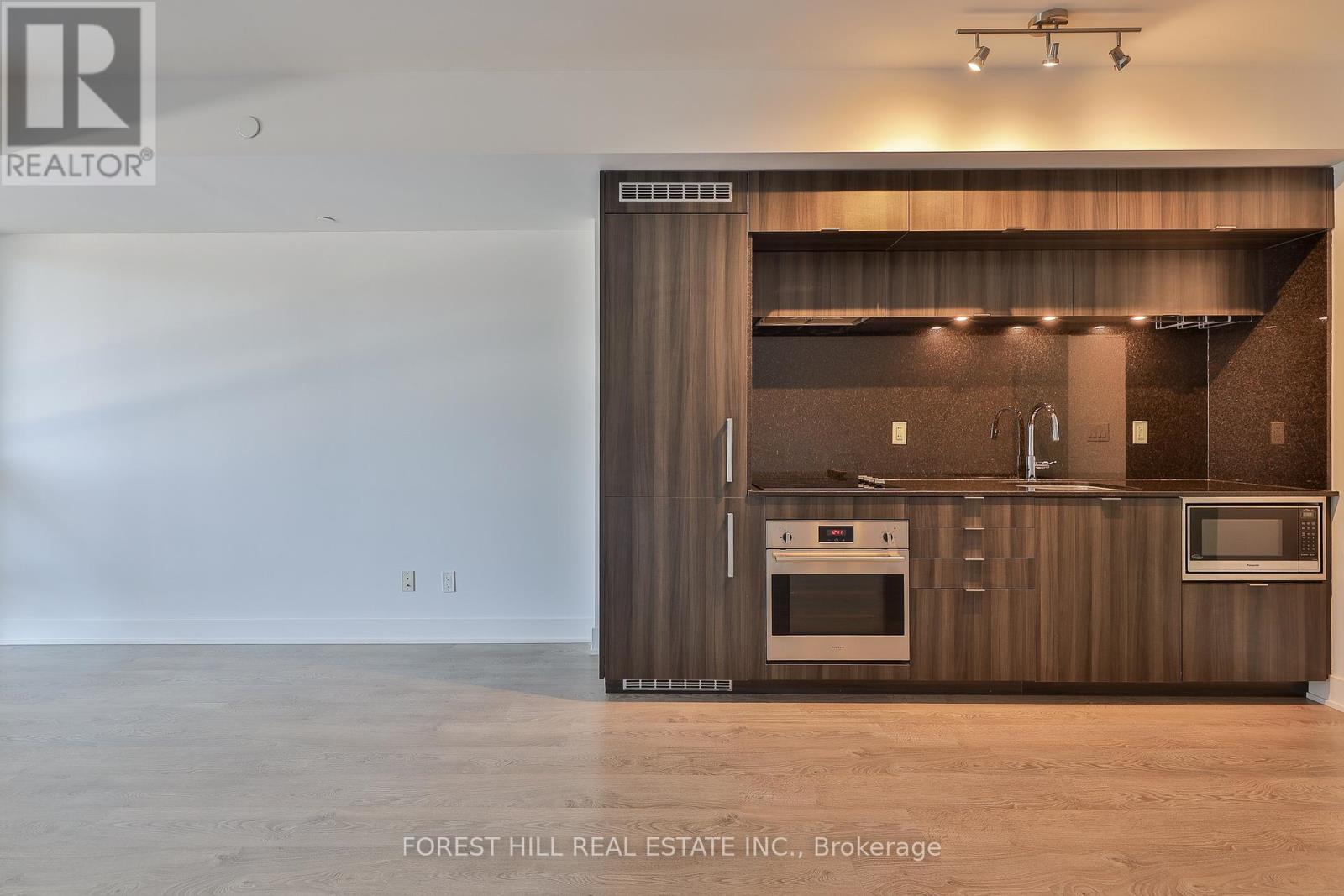 Photo 3 of 404 38 Cameron Street, Toronto ON