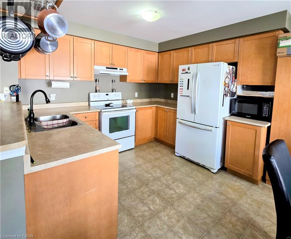 Photo 15 of 20 Longspur Way, Cambridge ON
