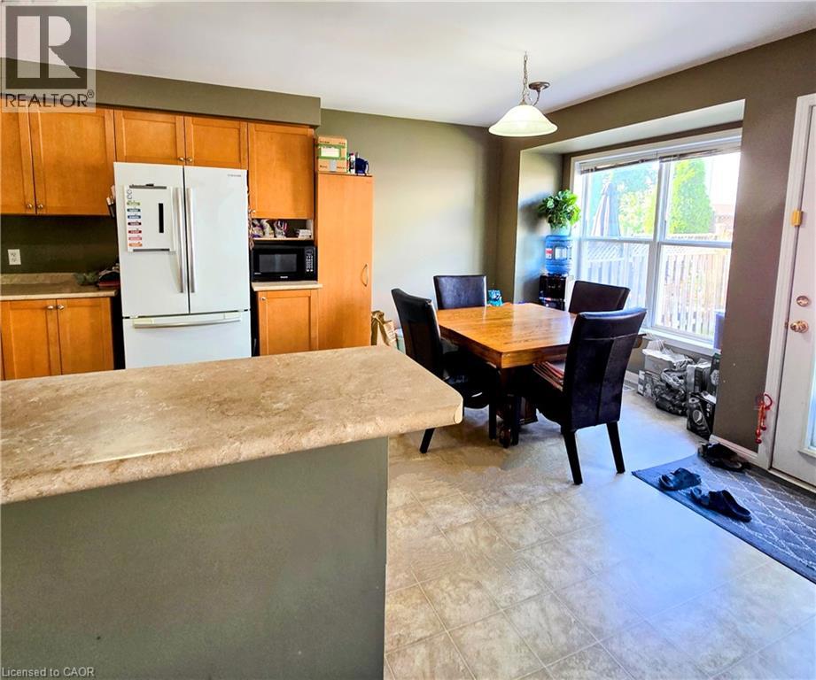 Photo 9 of 20 Longspur Way, Cambridge ON
