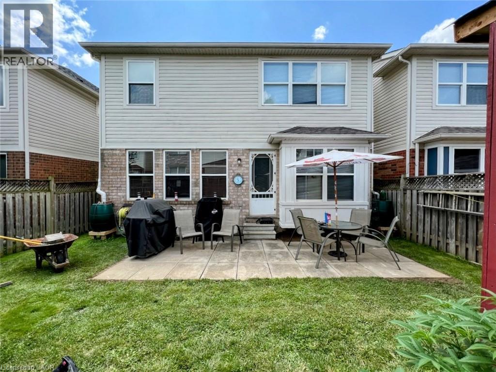 Photo 2 of 20 Longspur Way, Cambridge ON