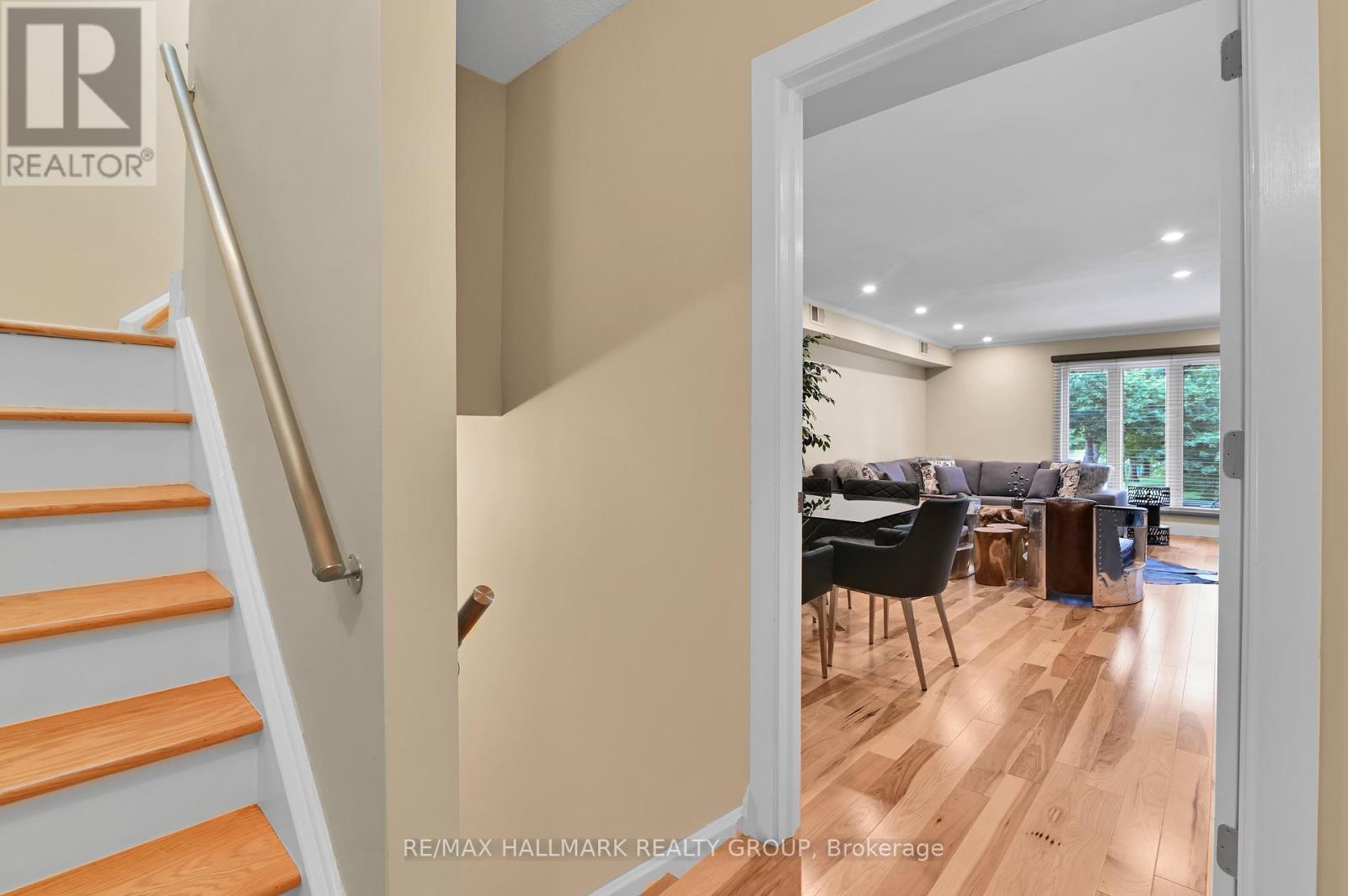 Photo 11 of 3 74 Somerset Street W, Ottawa ON