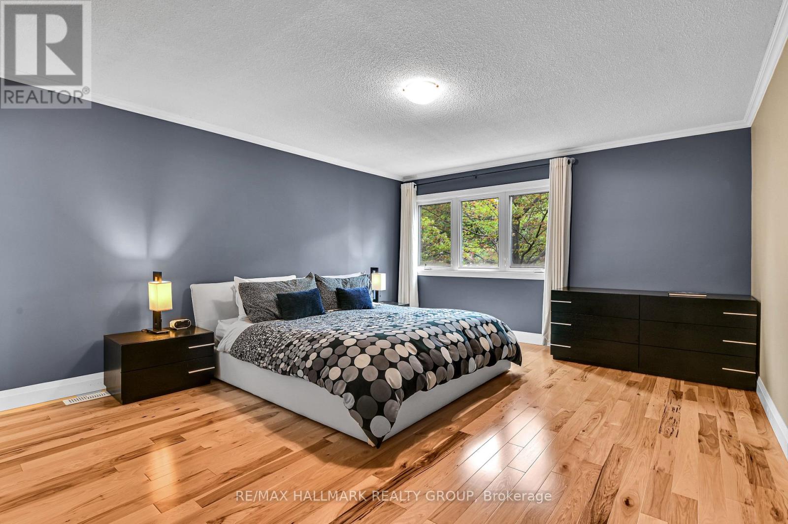 Photo 34 of 3 74 Somerset Street W, Ottawa ON