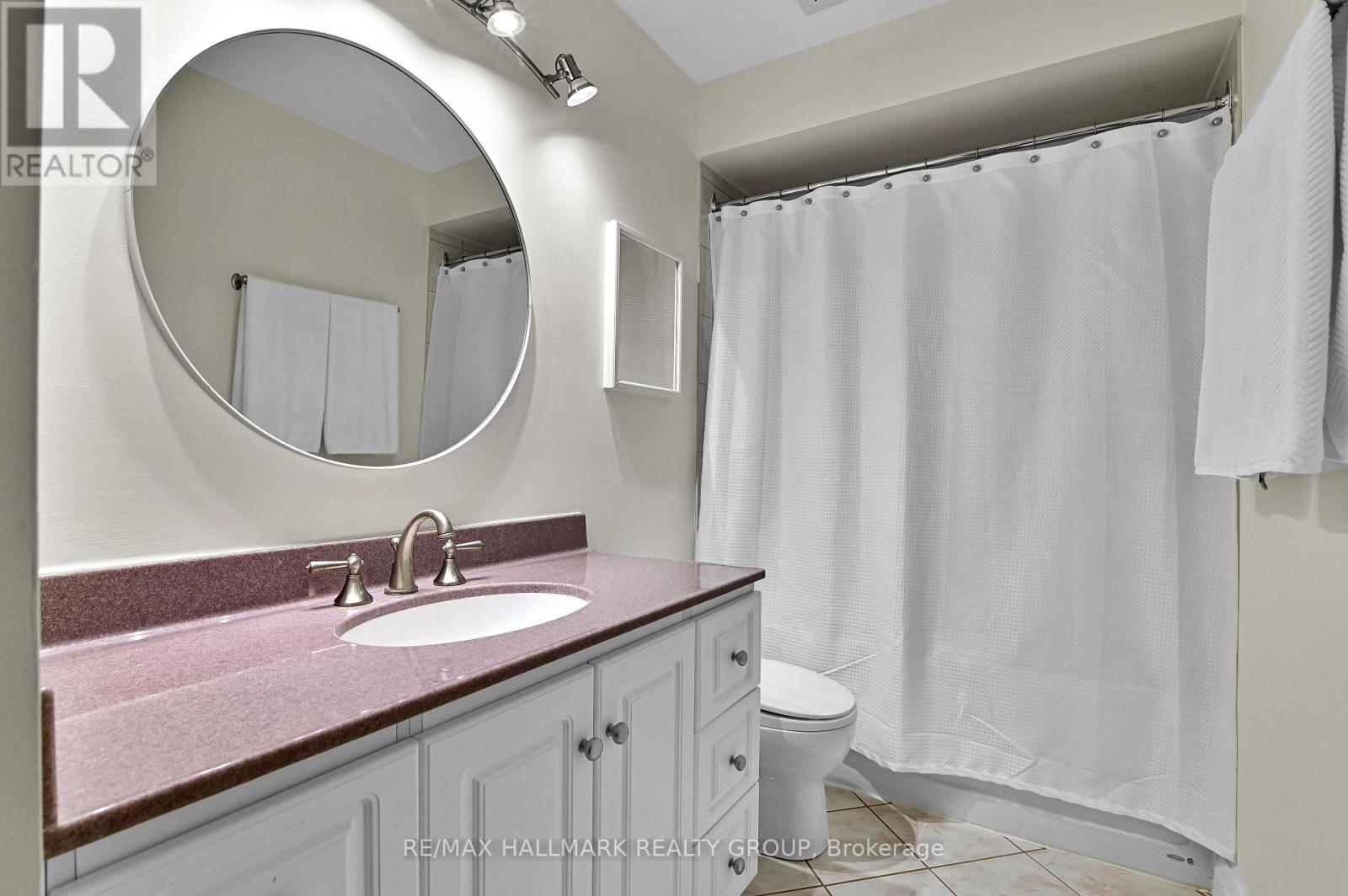 Photo 8 of 3 74 Somerset Street W, Ottawa ON
