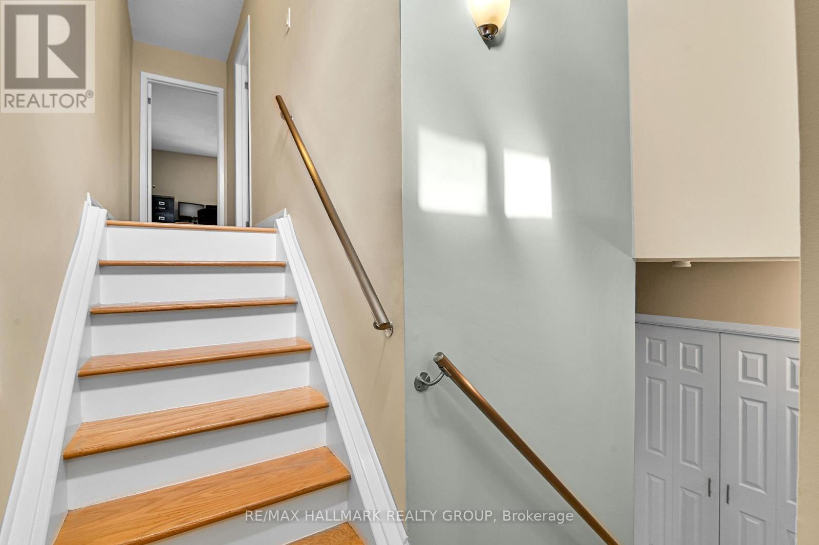 Photo 35 of 3 74 Somerset Street W, Ottawa ON