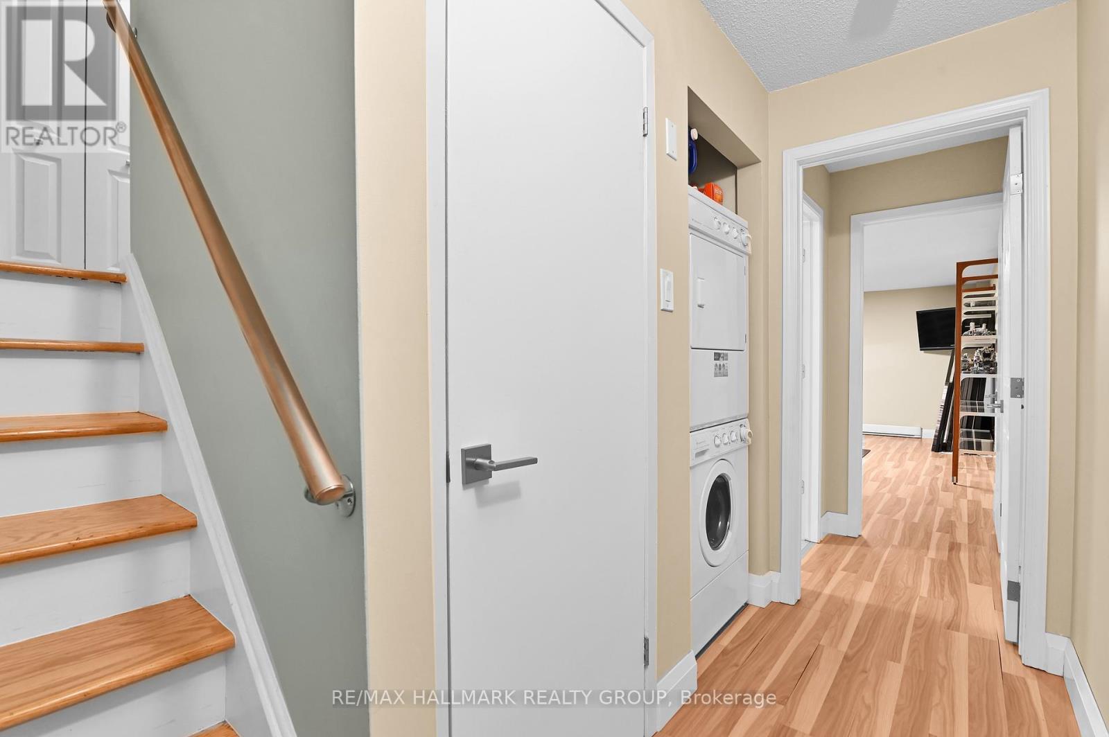 Photo 14 of 3 74 Somerset Street W, Ottawa ON