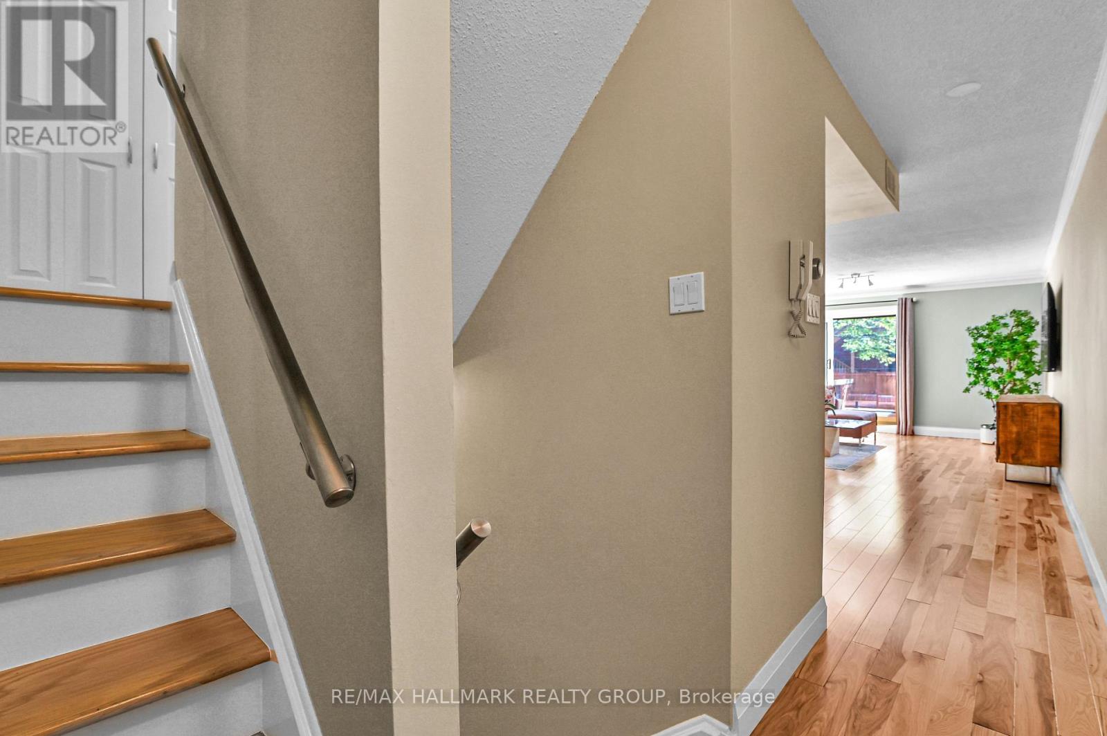 1st Floor - Foyer