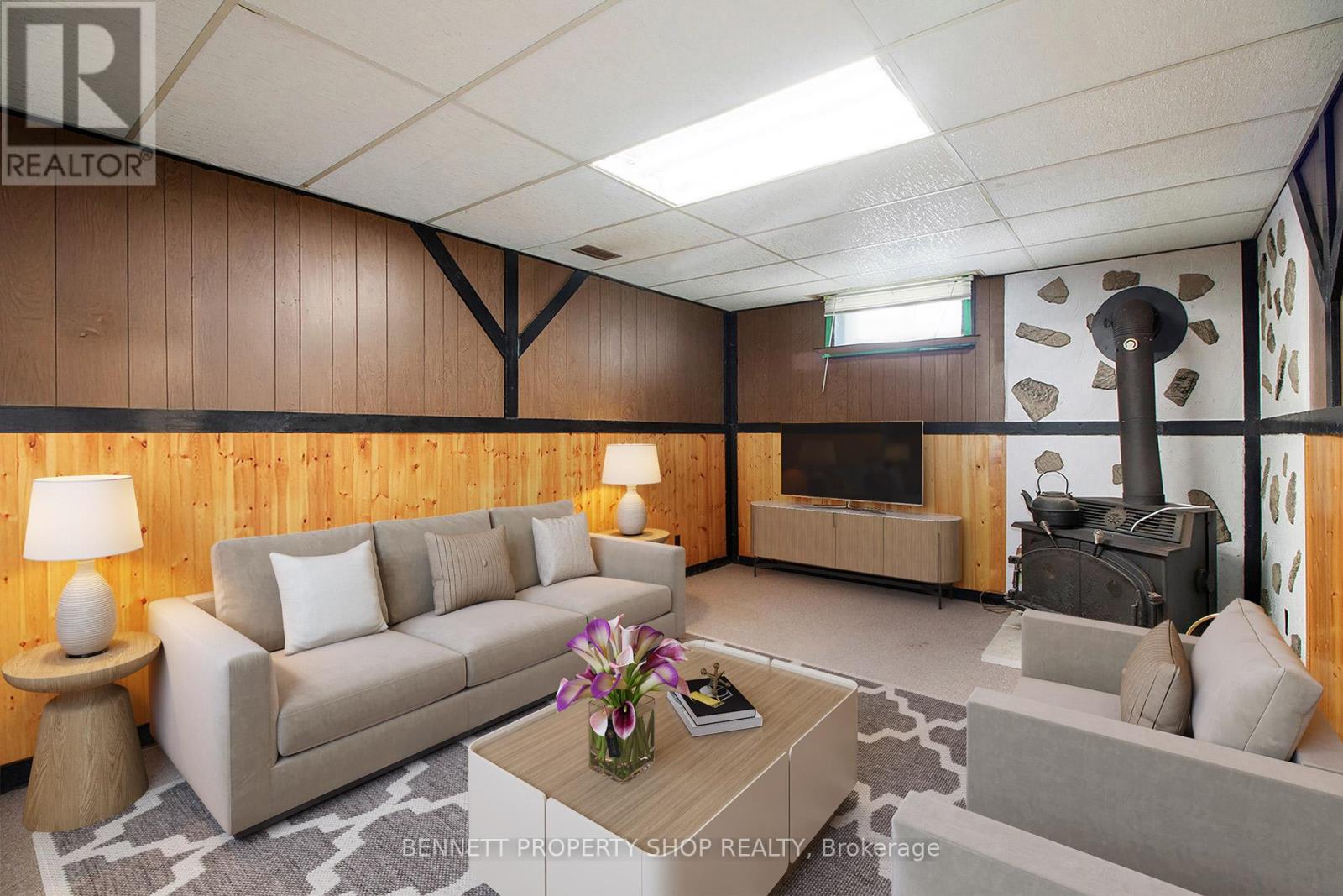 Photo 11 of 303 Gleneagles Avenue, Ottawa ON
