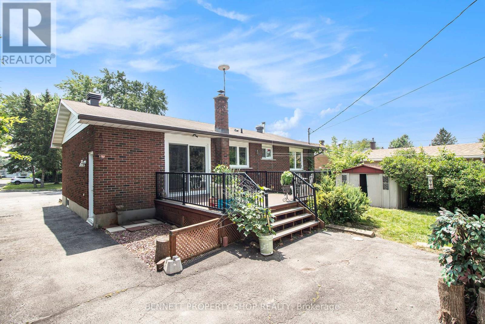 Photo 16 of 303 Gleneagles Avenue, Ottawa ON