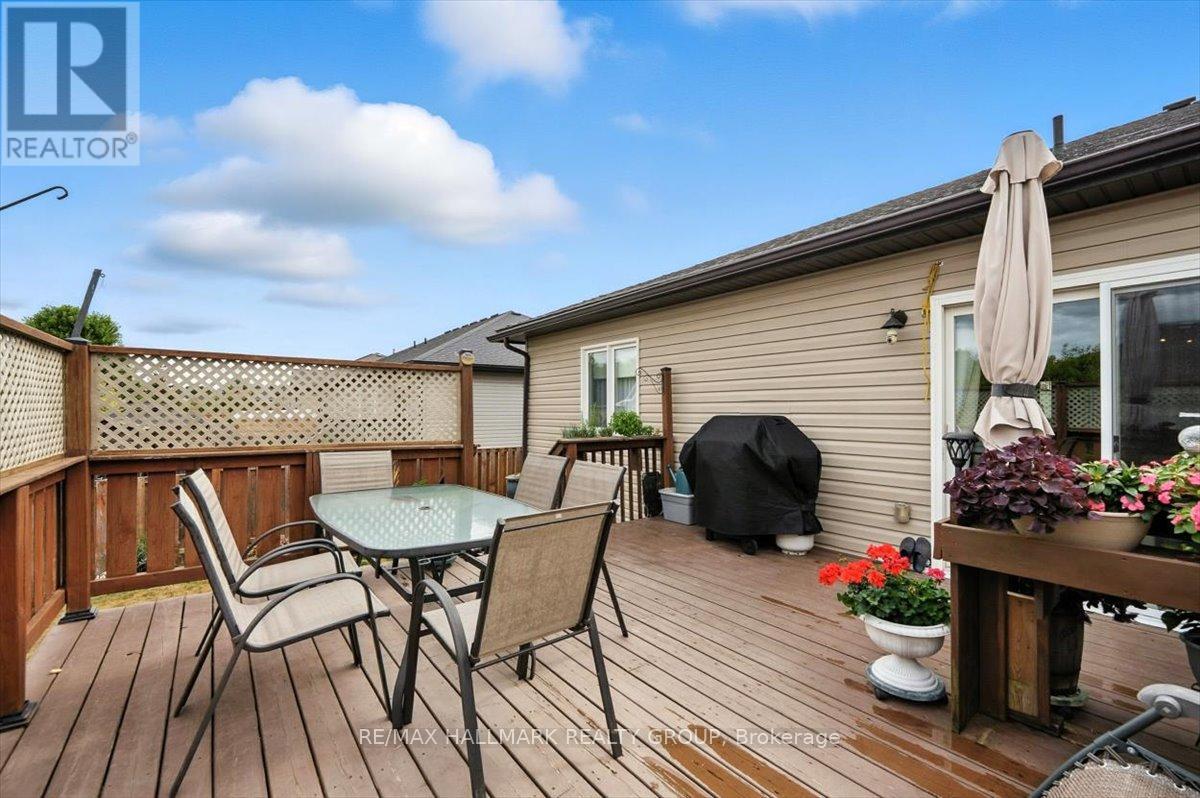 Photo 7 of 40 Lee Avenue, Smiths Falls ON