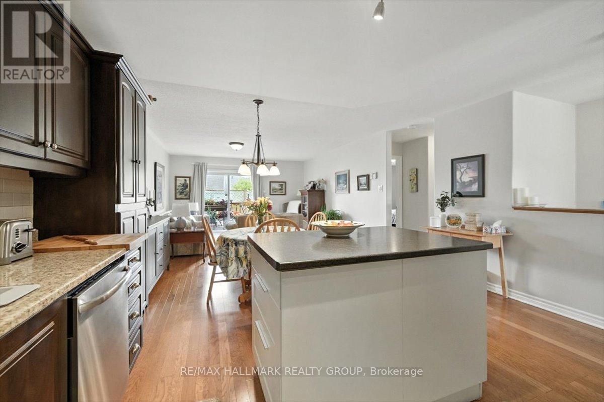 Photo 27 of 40 Lee Avenue, Smiths Falls ON