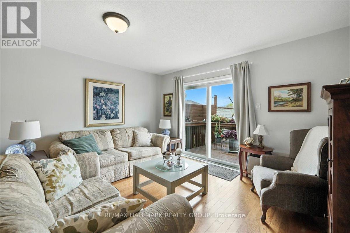 Photo 22 of 40 Lee Avenue, Smiths Falls ON