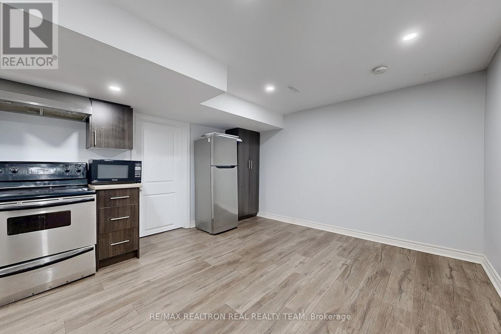 Photo 12 of Unit B 3 8892 Sheppard Avenue E, Toronto ON