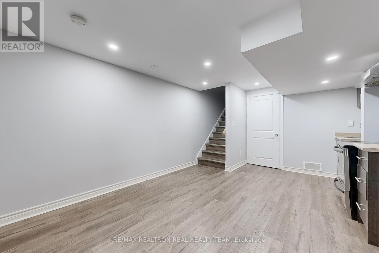 Photo 13 of Unit B 3 8892 Sheppard Avenue E, Toronto ON