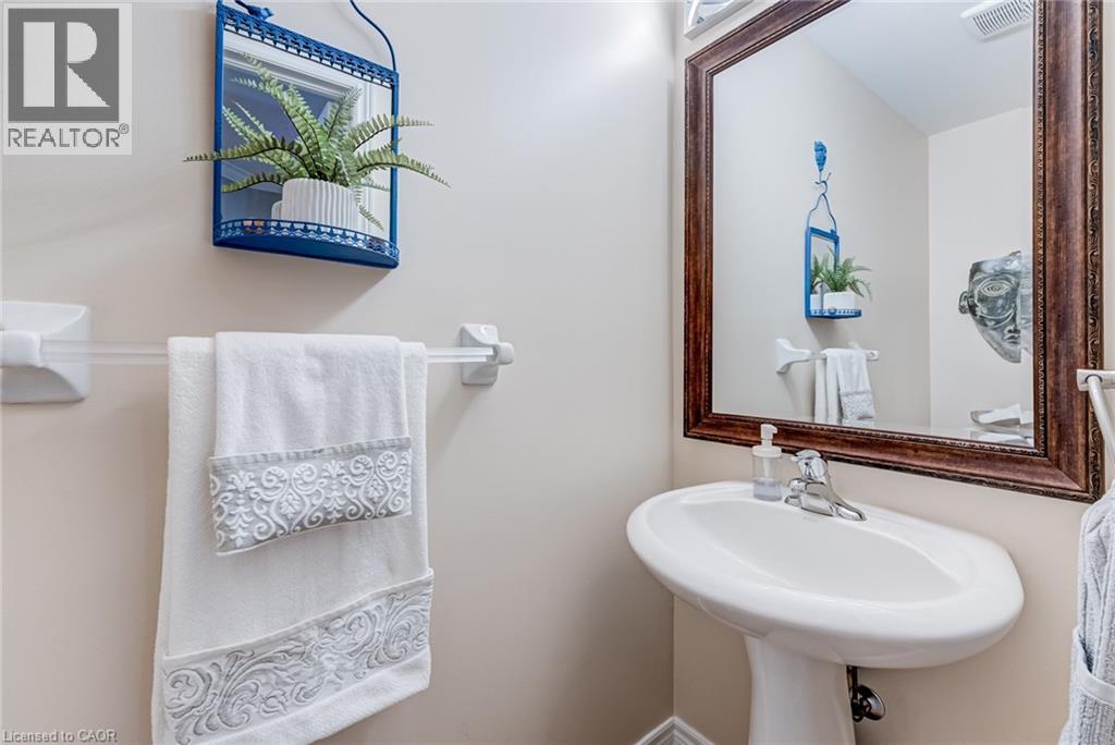 Photo 18 of 1105 Harrogate Drive, Ancaster ON