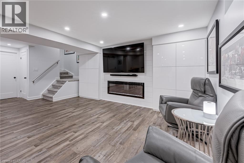 Photo 35 of 1105 Harrogate Drive, Ancaster ON