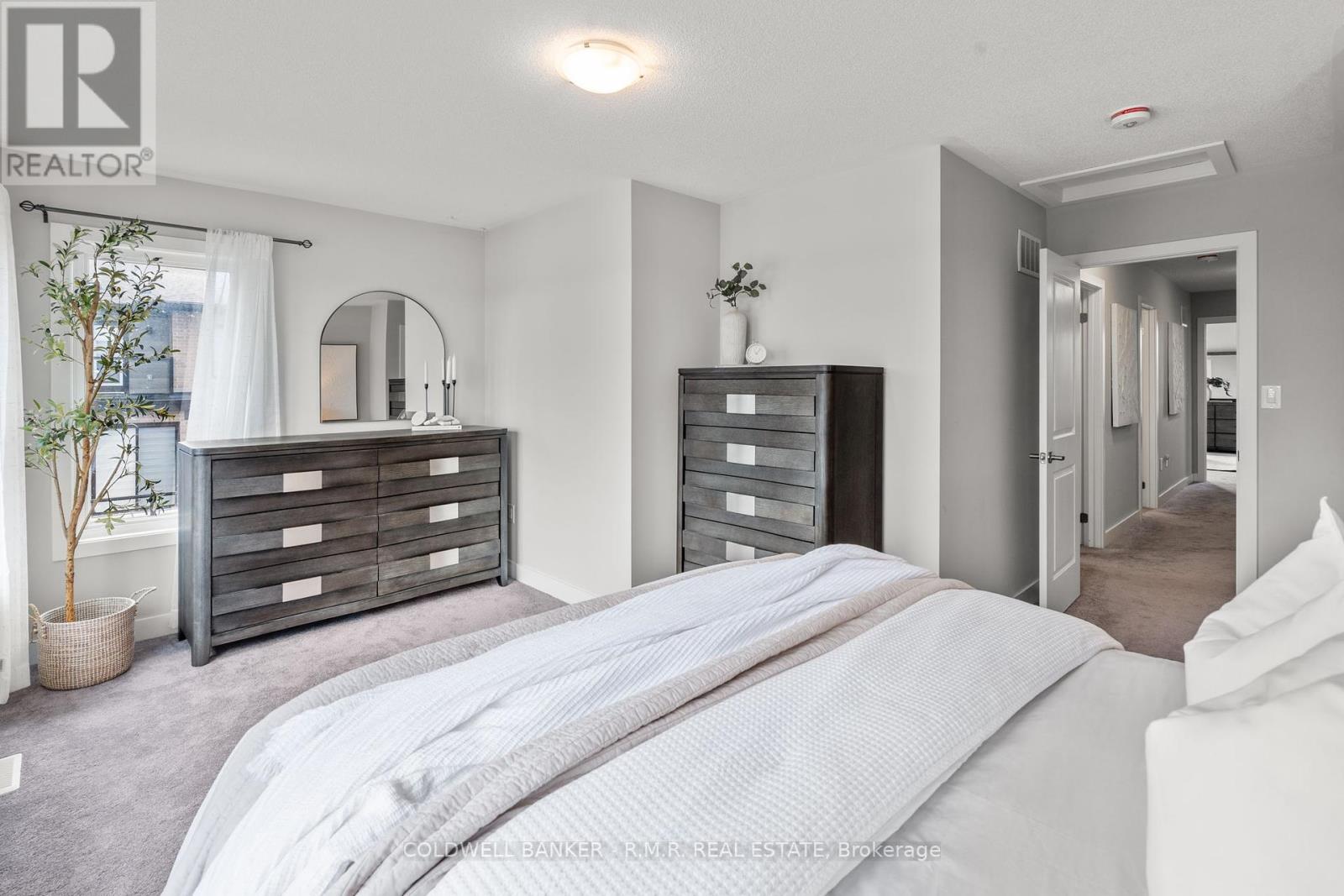 Photo 19 of 43 Assunta Lane, Clarington ON