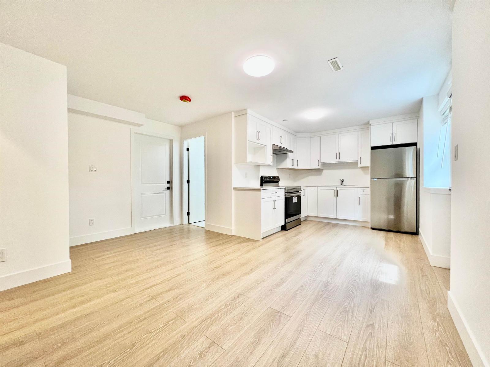 Photo 2 of 16594 61 Avenue, Surrey BC