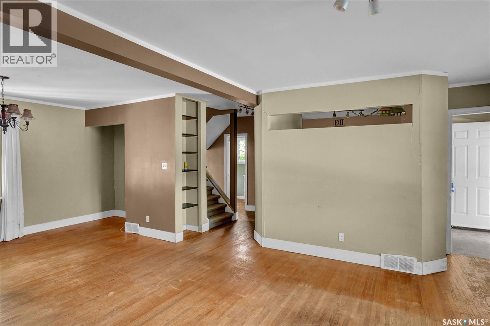 Photo 3 of 2761 Atkinson Street, Regina SK