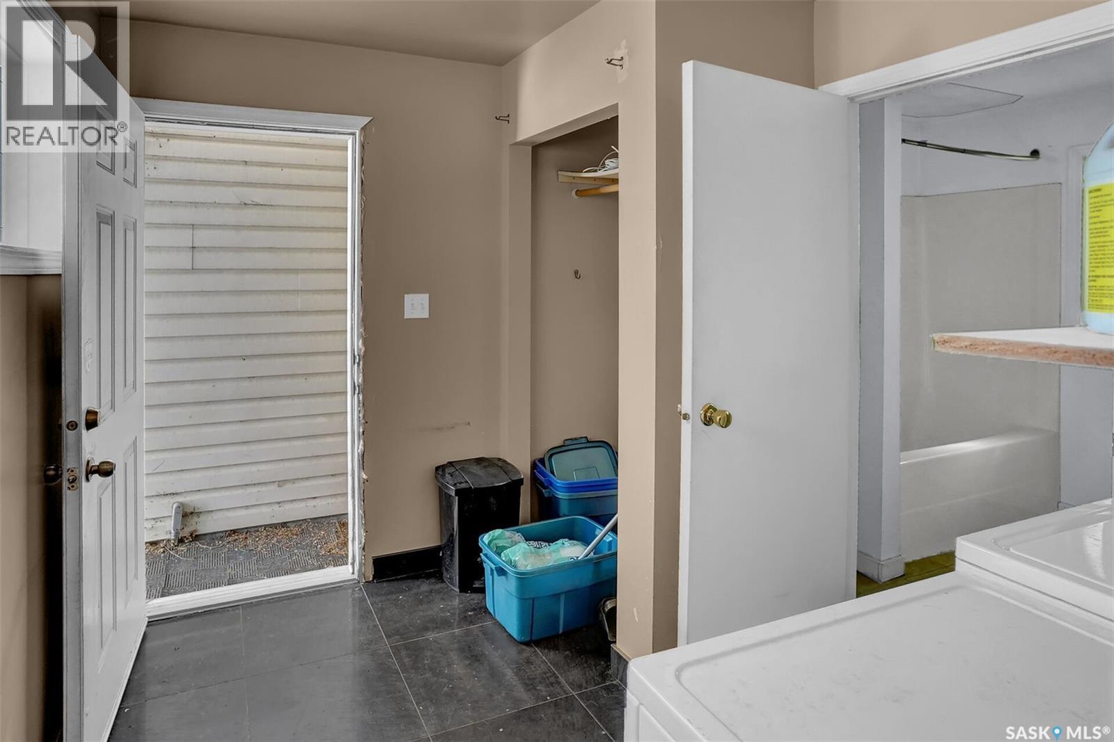 Photo 15 of 2761 Atkinson Street, Regina SK