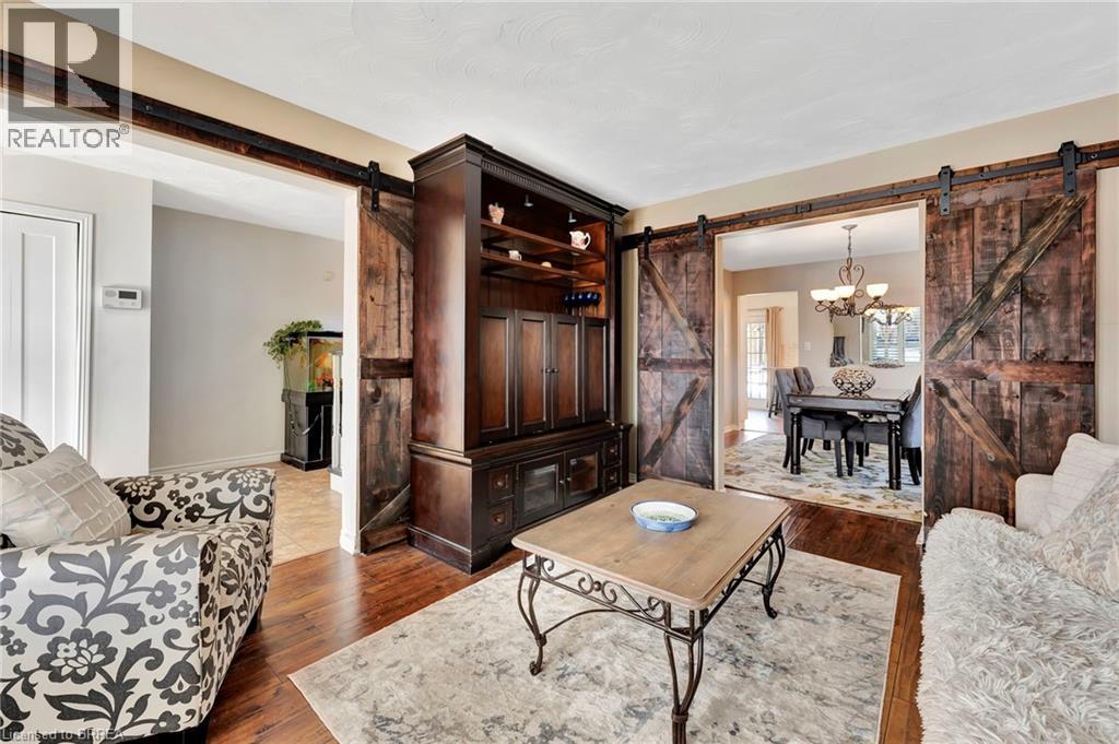 Photo 35 of 52 Beckett Drive, Brantford ON