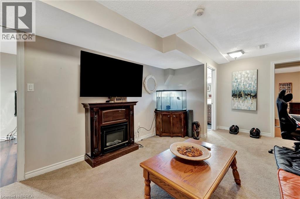 Photo 34 of 52 Beckett Drive, Brantford ON