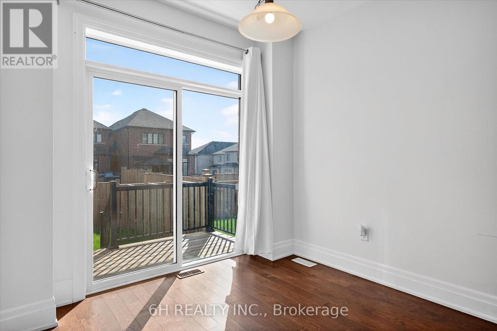 Photo 11 of 14 Ferinridge Heights, Cavan Monaghan ON