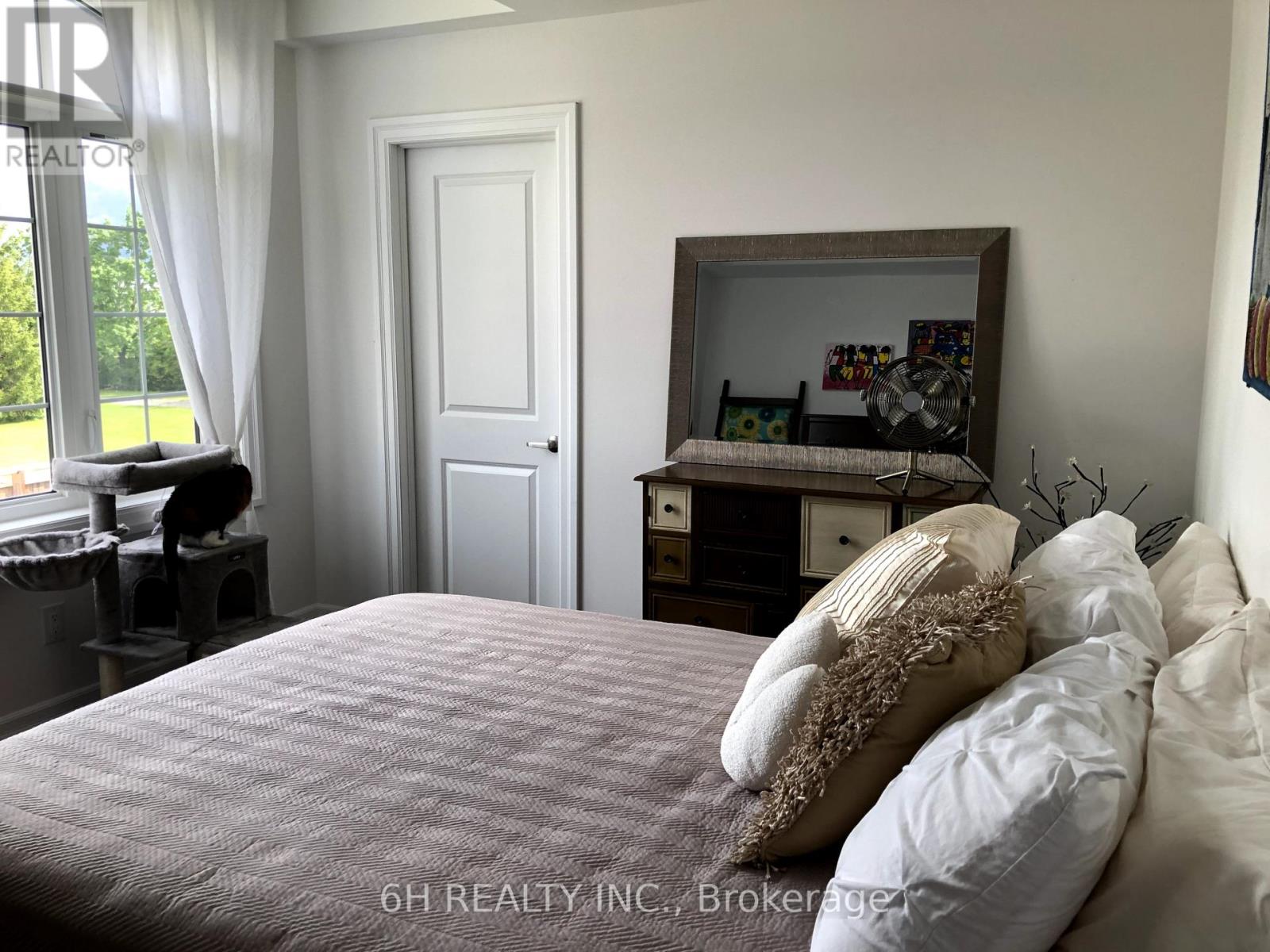 Photo 10 of 14 Ferinridge Heights, Cavan Monaghan ON