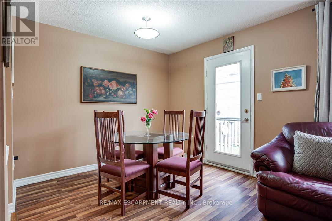 Photo 20 of 11 1809 Upper Wentworth Street, Hamilton ON