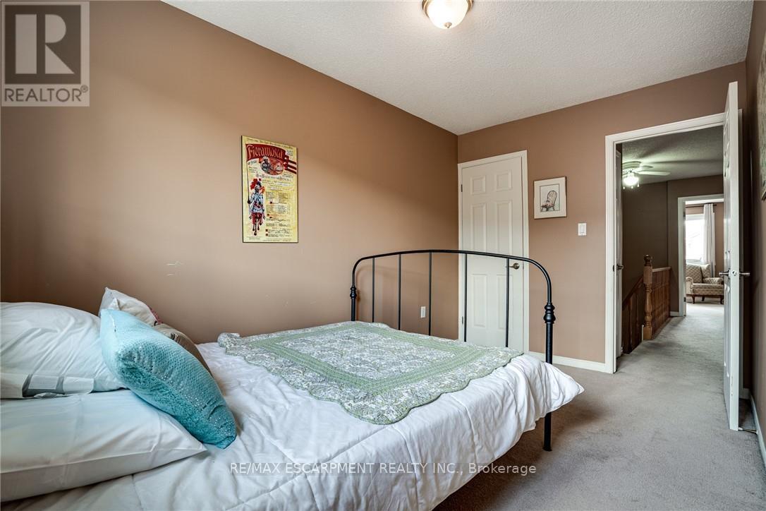 Photo 8 of 11 1809 Upper Wentworth Street, Hamilton ON