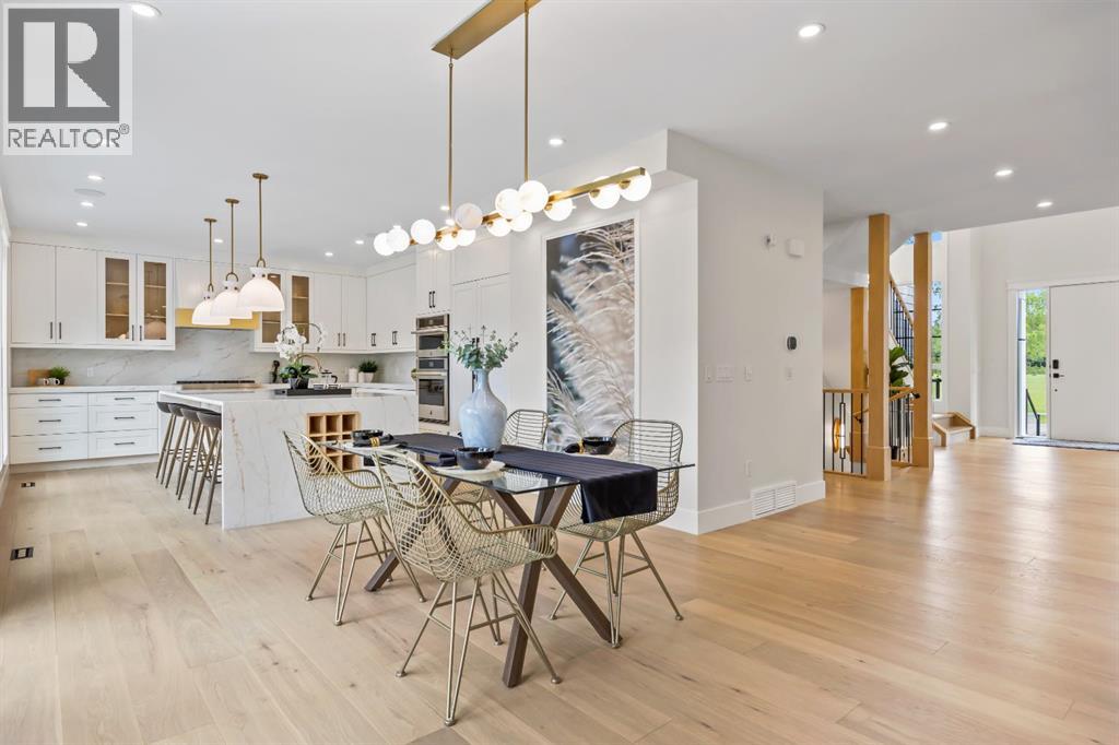 Photo 7 of 12 Vardana Place Nw, Calgary AB