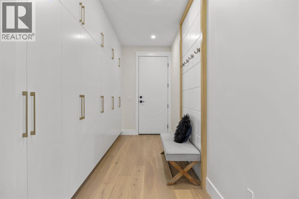 Photo 31 of 12 Vardana Place Nw, Calgary AB