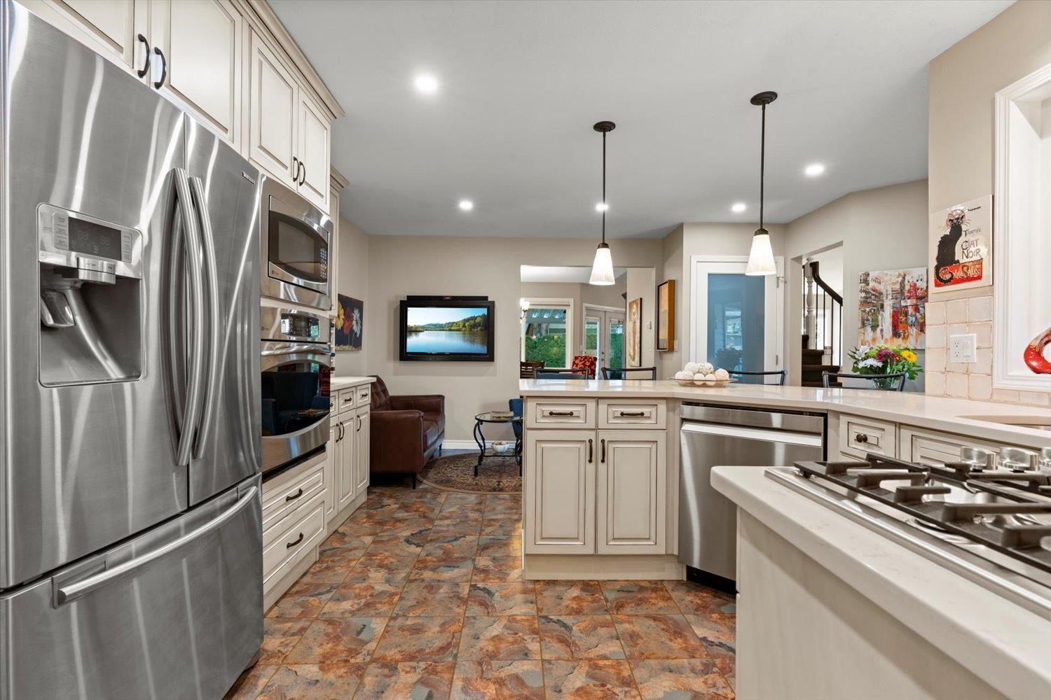 Photo 1 of 2 9515 Woodbine Street Chilliwack Proper East, Chilliwack BC