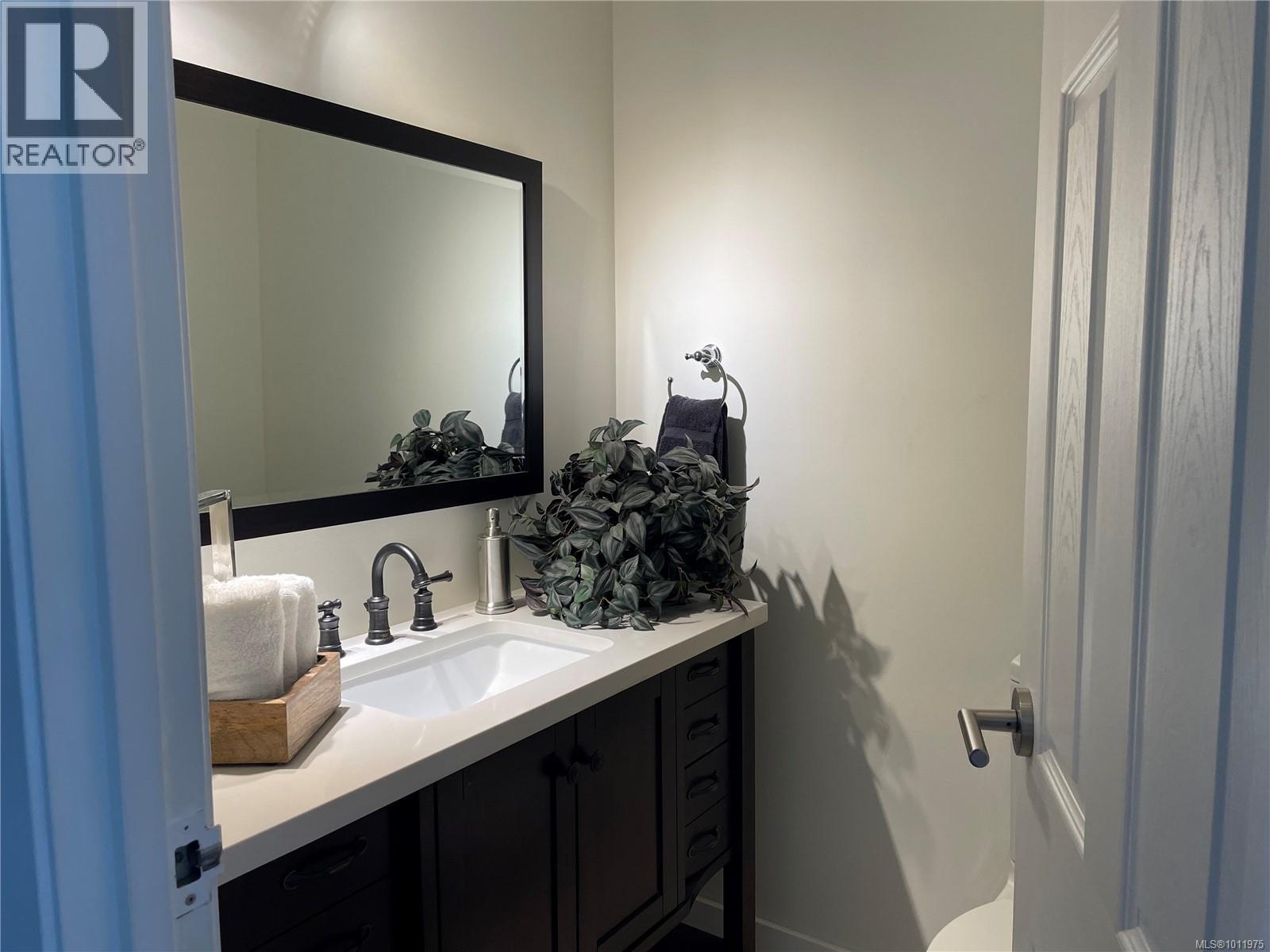 5207 Gertrude St, Port Alberni