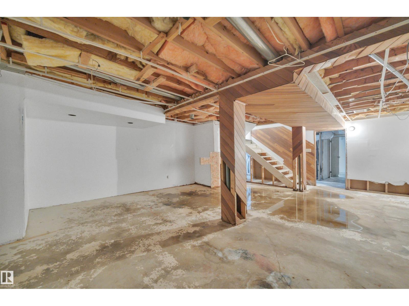 Photo 7 of 18007 73 Av Nw, Edmonton AB
