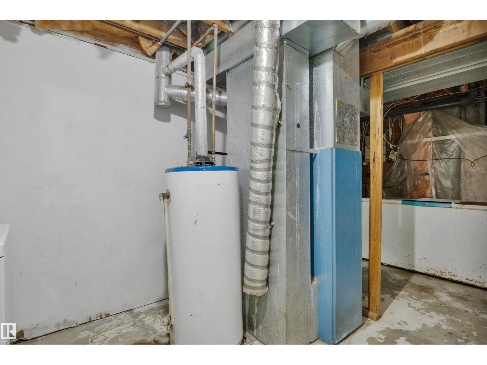 Photo 18 of 18007 73 Av Nw, Edmonton AB