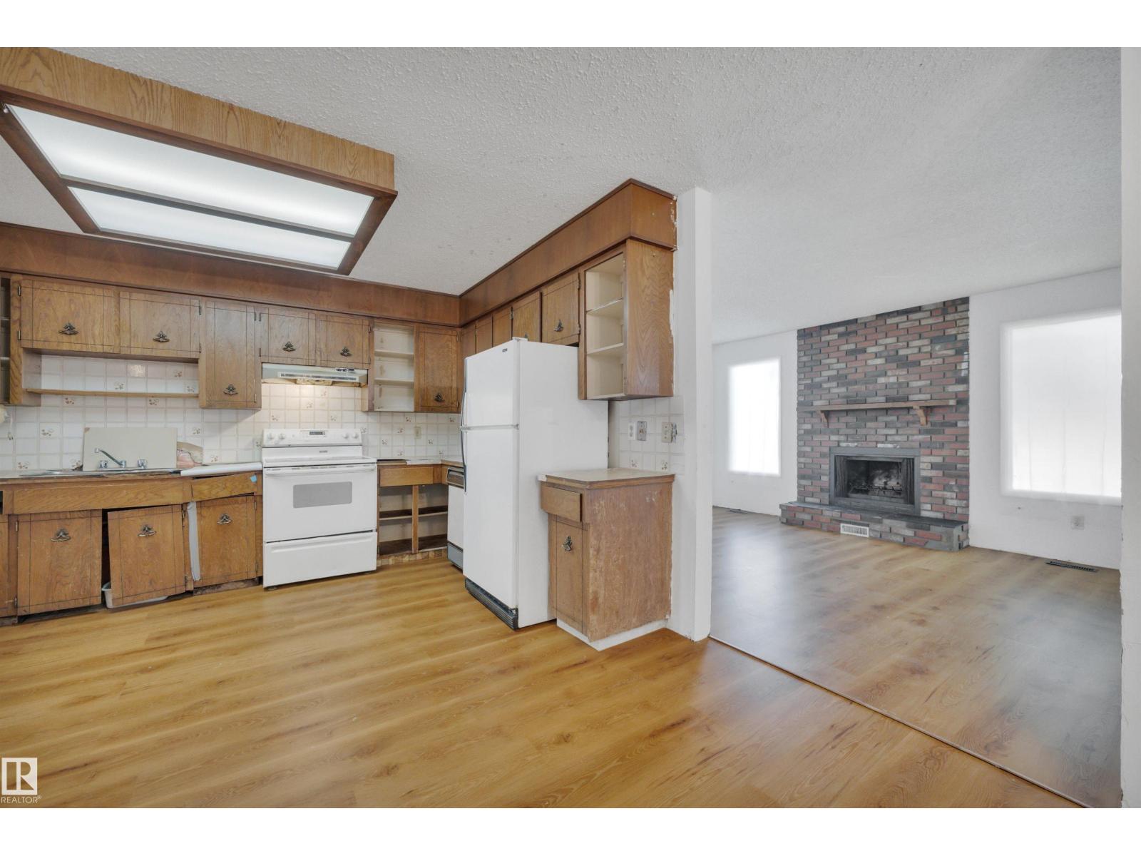 Photo 27 of 18007 73 Av Nw, Edmonton AB