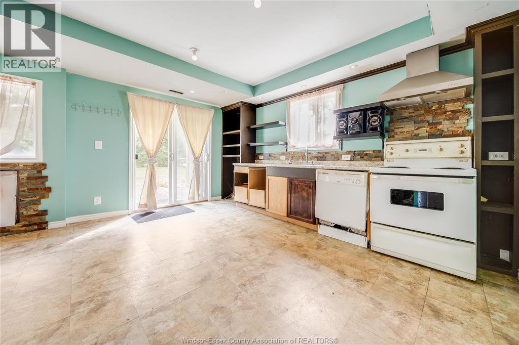 Photo 23 of 2185 Washington Boulevard, Lasalle ON