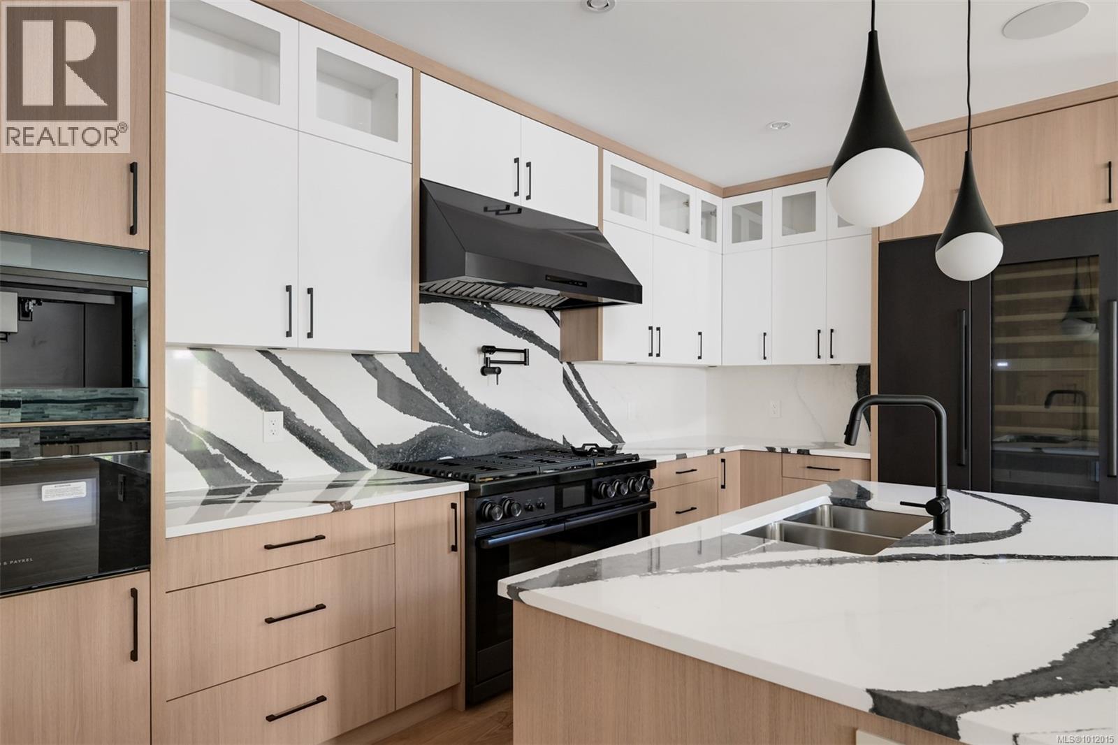 Photo 56 of 650 Monterey Ave, Oak Bay BC